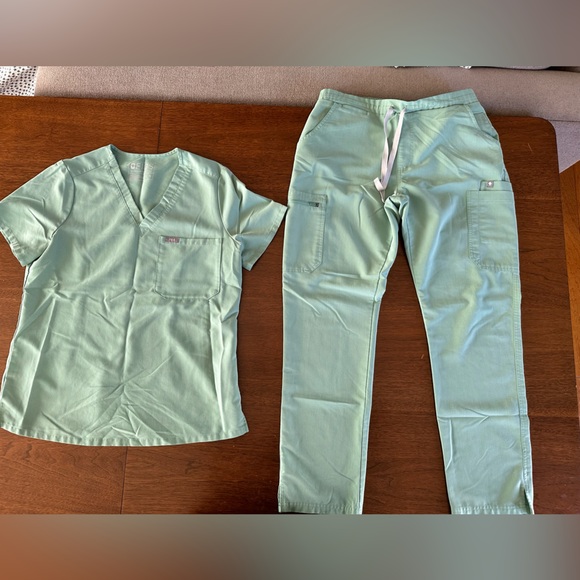 Figs Jade Set - Picture 2 of 2